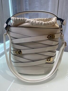Elegant Cream Bucket Bag with Gold Hardware